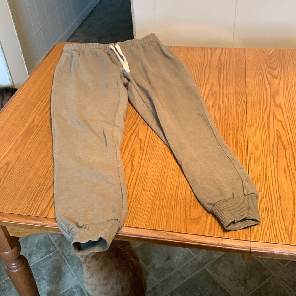 Dari sweatpants, size juniors XL.  HEATHER OLIVE GREEN.